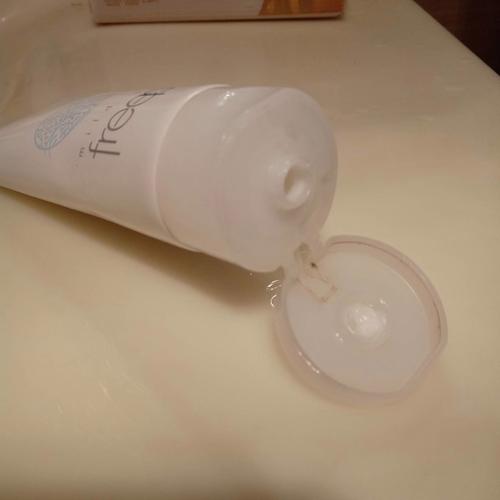 氨基酸洗面奶的全维度解析 成分、功效、适用人群与优选指南